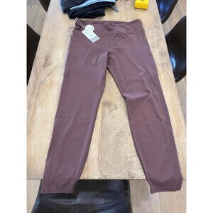 NWT Vuori Women's Stride Legging in Chestnut size XL